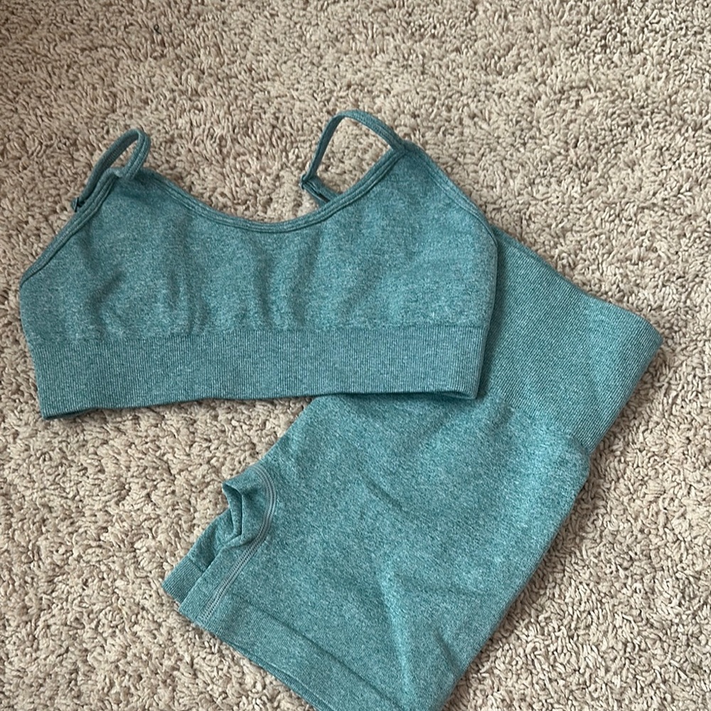 Seamless Teal Sports Bra